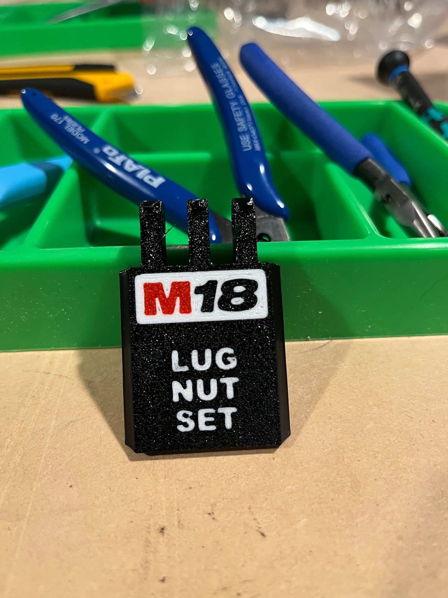 M18 1/2" Mid-Torque Impact Wrench and Lug Nut Sockets Packout Insert (HWASH)